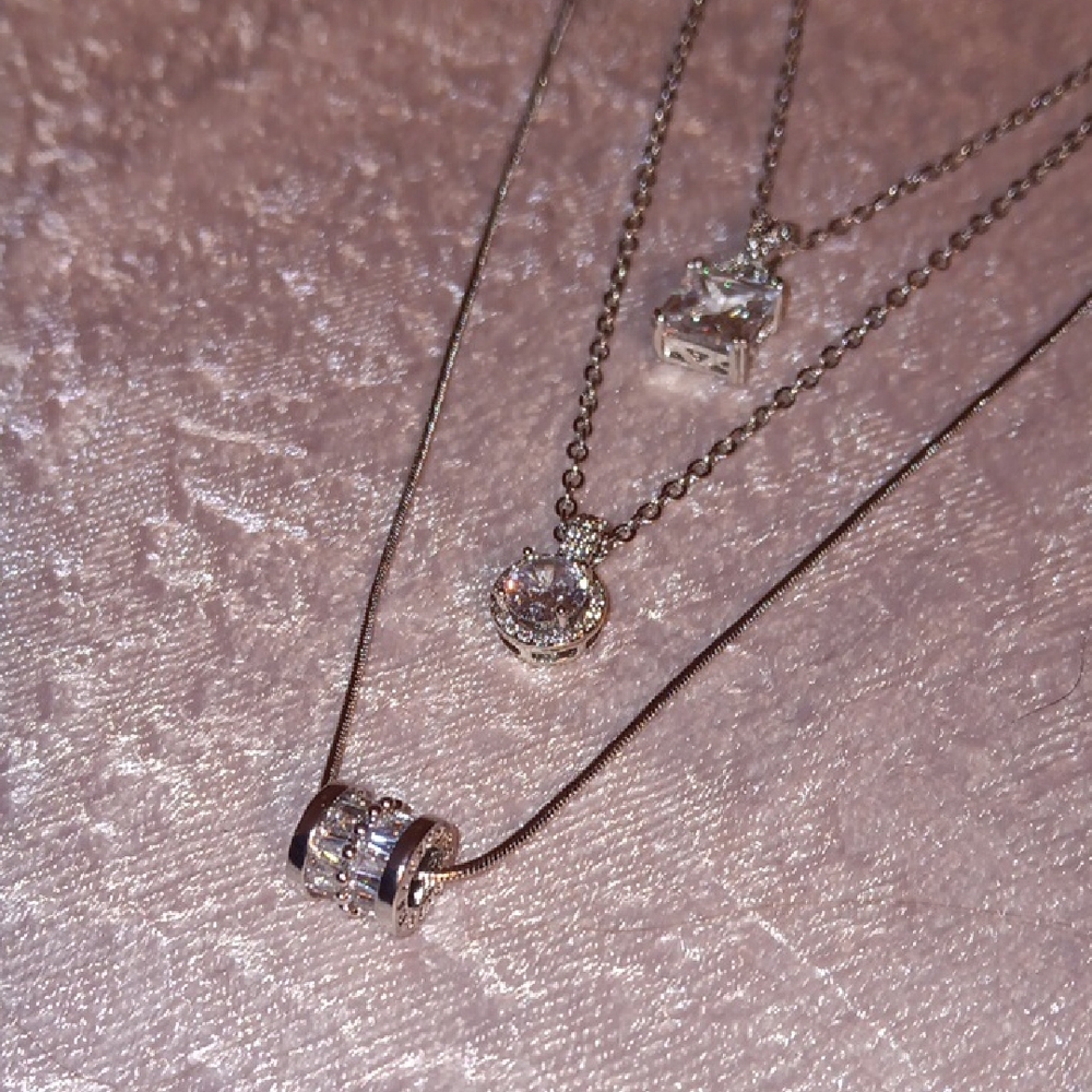 Elegant silver necklace layers w pendants  gift box